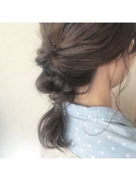ケーオーエスビューティー(K O S beauty) くるりんぱアレンジ