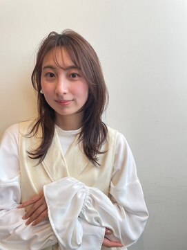 イコル(ikoru) ミディアムレイヤー アッシュベージュ 30代 代官山 中目黒