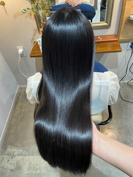 ルーシー 伊勢店(Lucy)の写真/いくつもの髪質改善トリートメントを試して行きついたオリジナルのヘアエステで髪本来の美しさを取り戻す◎