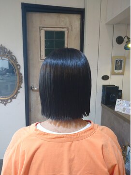 フルアヘッド(FULL A HEAD) ぱつっとボブ