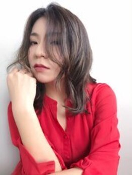 グロウ(grow)の写真/３０代４０代白髪がぱらぱら気になりだした方におススメ！白髪ぼかしハイライトで、上質で艶のある色味に…