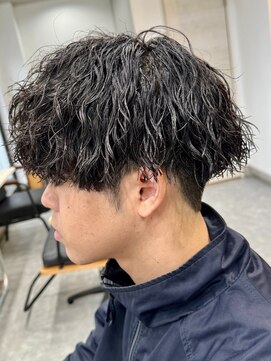 フゥ 宇都宮(FeU) メンズ波巻きスパイラルパーマシャドウパーマツイストパーマ緩め