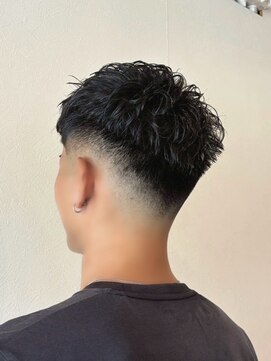 バニラプラスパワーズ(Vanilla + POWERS) フェードカット