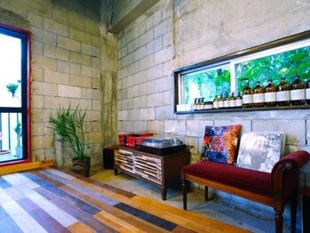 ウニヘアー(U.N.Ihair)の写真/完全入れ替え制のマンツーマンサロンで、日々の疲れを癒すあなただけの贅沢なサロンタイムをご提供◎