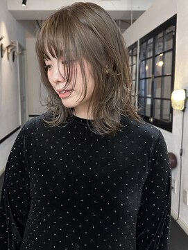 ラリカ(La Rica) レイヤースタイル　ミルクティーベージュ　透明感カラー