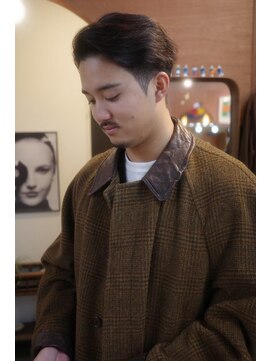 エディ(Edy) センターパート刈り上げメンズ眉毛カット外国人風ブラウンカラー