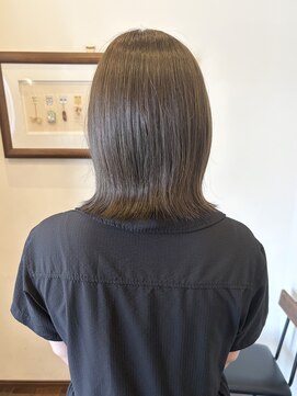 フラテロ(fratello) ブリーチ無しで透明感。オリーブベージュ