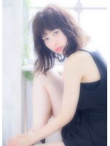 アイビー(Ivy)&nbsp;顔まわりを小顔に見せるくびれミディ