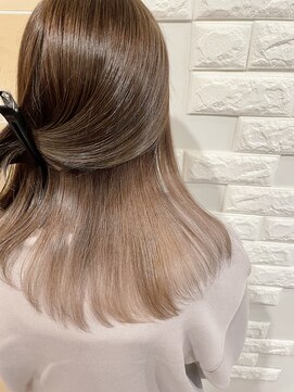 オーティティ(O-TETE) O-tete ミルクティーベージュ系インナーカラーブリーチ