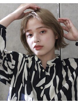 ラリカ(La Rica) ボブ　ボブレイヤー　ミルクティーベージュ　透明感カラー