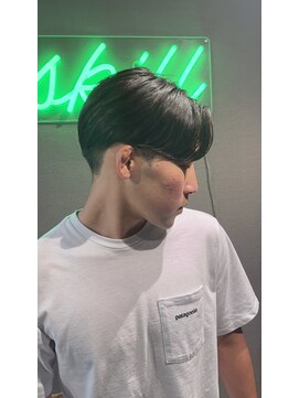 スキル(SKILL) 福岡/天神/センターパート/ニュアンスパーマ/メンズ縮毛矯正