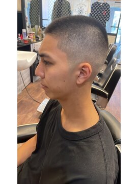 フェードアンドライン 茅ヶ崎店(FADE&LINE) BuZZ fade