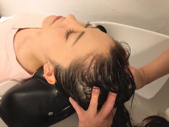 スリエア(se lier a')の写真/《ナノバブル発生装置marbb導入！》スタイルのことはもちろん、髪質改善・地肌ケアまでお任せ下さい＊