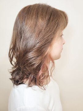 松本平太郎美容室 国立店 ミディアムレイヤー×ピンク×インナーカラー/30代40代50代60代