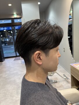 リヴナ(Livna) メンズナチュラルセンターパート◎