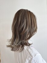 アル(aru.)&nbsp;【韓国風くびれミディ】顔周りレイヤー×透明感ハイライト