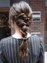 ウィーク 梅田(UiiC)&nbsp;カジュアル編みおろし夏ヘアアレンジ【uiicu meda  Sachi】