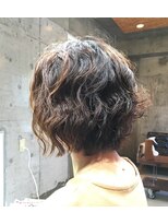 キューナ(KYU-NA) ウェーブとカットで丸みを作ったボブ!