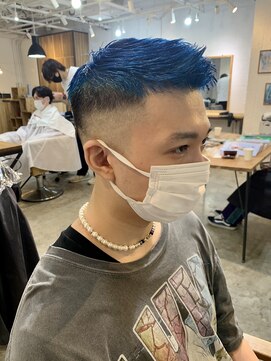 エルオム(EL.HOMME) 【MITSU】フェードカット×ハイトーンカラー×ミヤビブルー