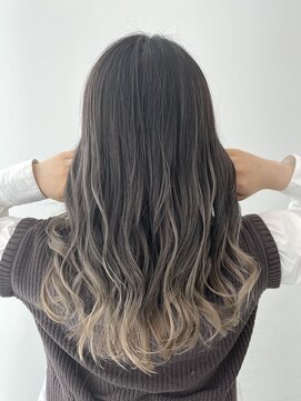 アライブ キチジョウジ(ALIVE Kichijoji) ホワイトベージュ×エアタッチバレイヤージュカラー