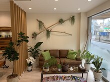 オリオラ(OLi OLA)の雰囲気（待合　ソファ）