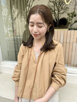 エレン 池袋(ElEn.)&nbsp;似合わせ小顔カット×外ハネミディ　シルキーベージュ