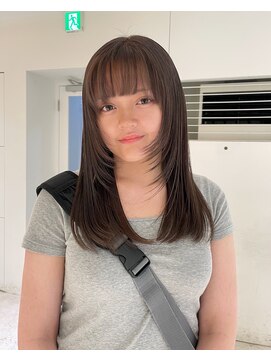 ロイリー バイ ローウェ 立川(Loely by Louwe) layer cut / olive beige