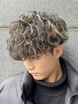 ロンド ローガン 名駅(Lond LOGAN)&nbsp;メンズ波巻きスパイラルパーマ×メンズ金メッシュハイライト