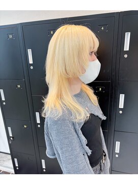 ニュート(Neut ) ブリーチ抜きっぱなしブロンド/顔まわりレイヤーウルフカット