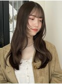 透明感のあるくすみベージュと柔らかさのある質感カット◎