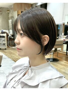 アフロート ルヴア(AFLOAT RUVUA) 《岩田莉奈》ハイライトで白髪ぼかし★くびれショートボブ　新宿