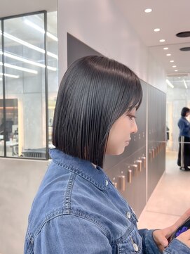 ロンドシエル 横浜(Lond ciel) 前下がりボブ×顔まわりレイヤー【横浜】