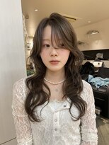 ローグ(Logue)&nbsp;動きのでやすいハッシュカット/透明感カラー
