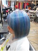 特殊ヘアカラー。シルバー、ブルー、パープル、メッシュ