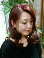 カシェット(Cachette)&nbsp;艶のあるレッド×ミディ