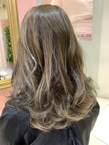 ヌーム 塚本店(NOOM)&nbsp;何層にも重なったハイライトでのグラデーションカラー