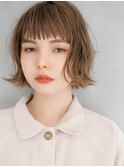 オン眉 外ハネショートボブ