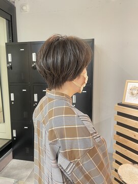 アイリー 名古屋(A/LEE) ショートカット／ハイライト／カーキ
