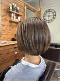 白髪ぼかしハイライトショートボブ