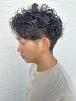 ヒュイル バイ ニアウ(Hwyl by Niau) メンズマッシュセンターパートスパイラルパーマニュアンスパーマ