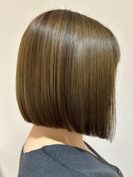 カルゥグラッシー(KALOU glassi) ぱっつとボブ＊オリーブ【荒みずほ】