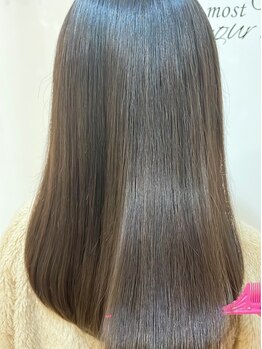 プルクラ ヘアー アート(Plcra hair art)の写真/芯からの髪質改善♪1人１人に寄り添った施術で髪本来の美しさを引き出します。地毛の様な自然なサラ艶髪に