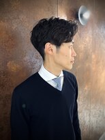 ウノプリールヴァモス(unopulir Vamos)&nbsp;シルエット◎ラフウェーブの大人センターパート