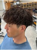 波巻きパーマセンターパートツイストパーマメンズマッシュパーマ