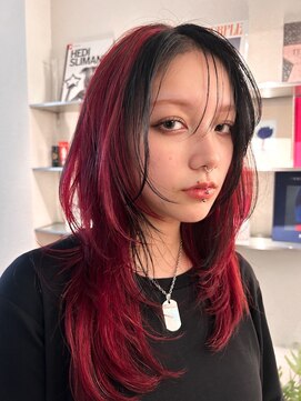 リリック(LYLICK) 赤髪ベースのデザインカラー