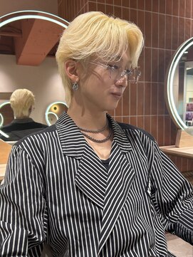 ヘアーアンドメイク ビス(HAIR&MAKE bis) メンズ大人気！ブリーチ2回～ブロンドカラー【立川/沙久楽】