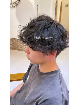 チリンバイロストシティー(Chillin by LOSTCITY) 波パーマ