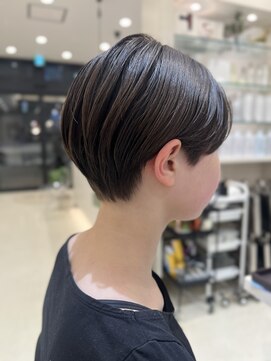 首元すっきりのコンパクトなショートスタイル