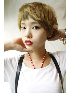 ブーケ(BOUQUET) ビビットなカラーで雰囲気を変えたい方にお勧めショート