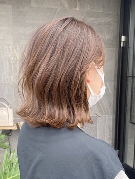 メゾン アヴァロ(Maison Avallo) 切りっぱなしくびれロブ